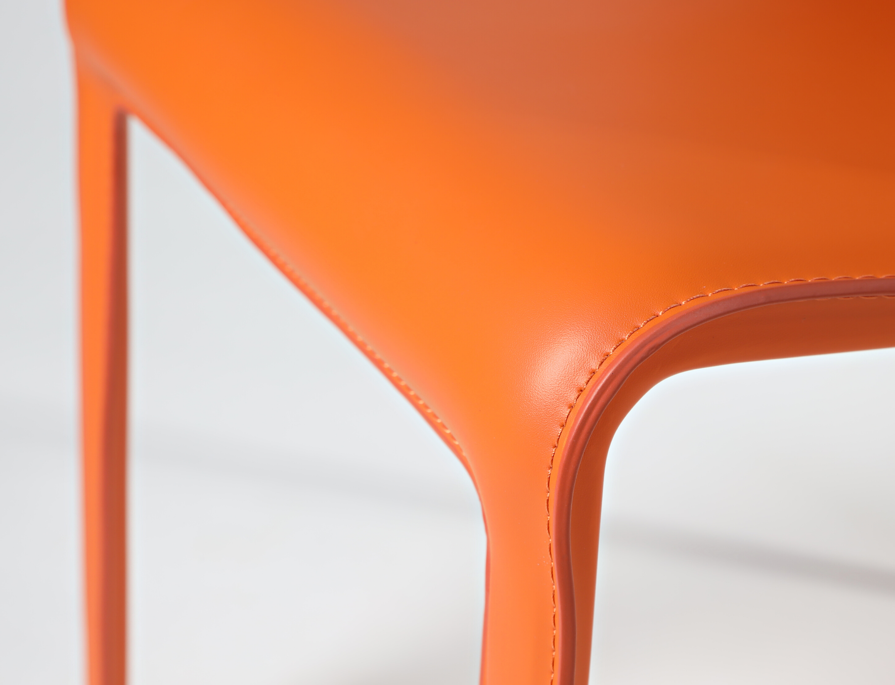 Embrace Dining Chair - The Feelter