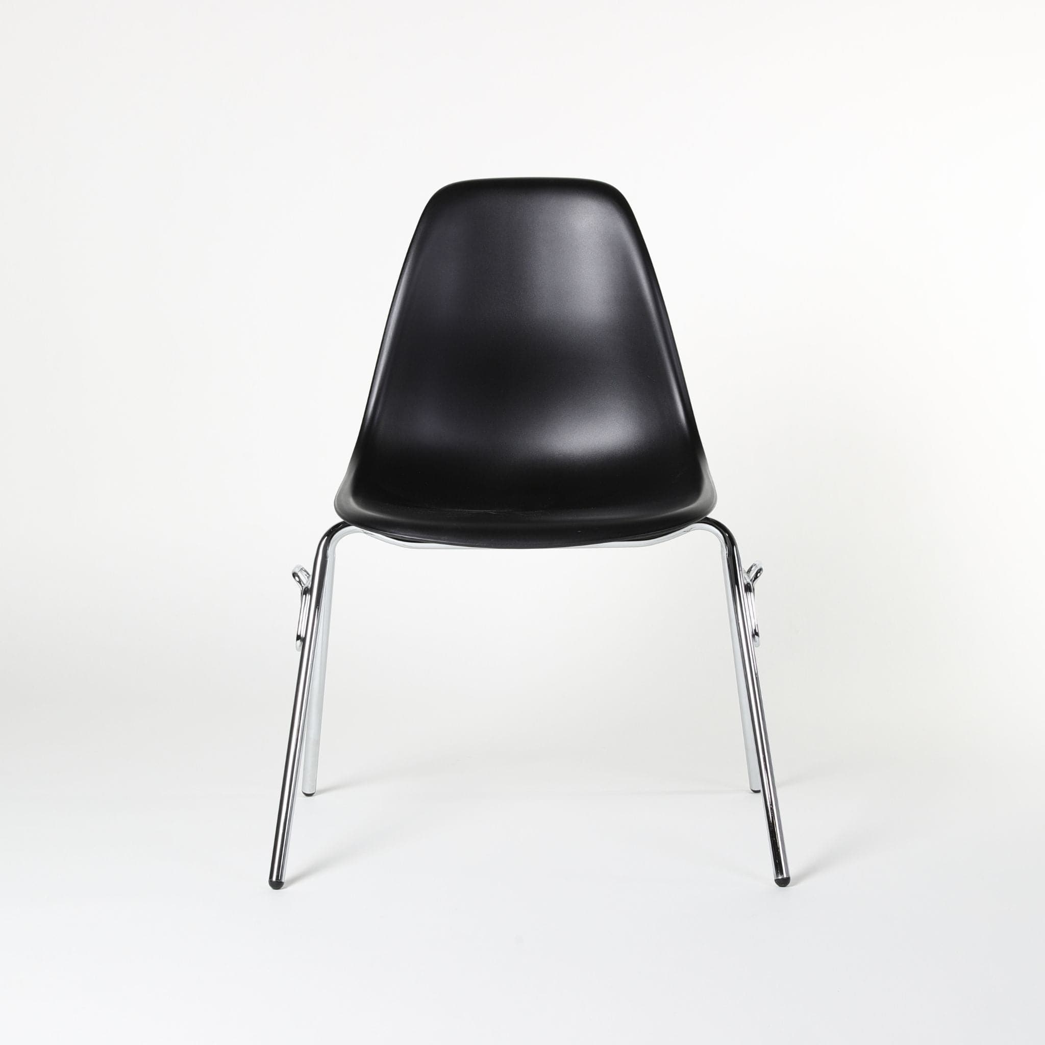 DSS Stacking Chair | Charles and Ray Eames Replica