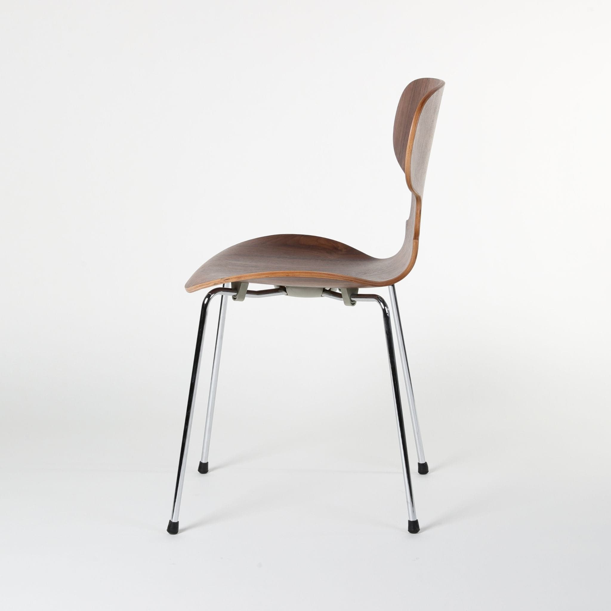 Ant Chair | Arne Jacobsen Replica - The Feelter