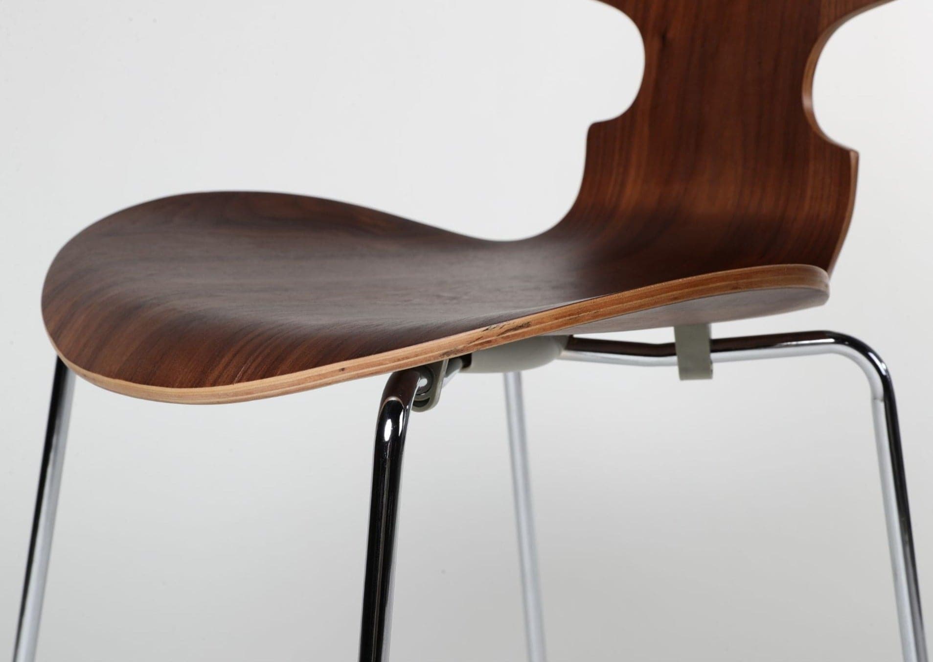 Ant Chair | Arne Jacobsen Replica - The Feelter