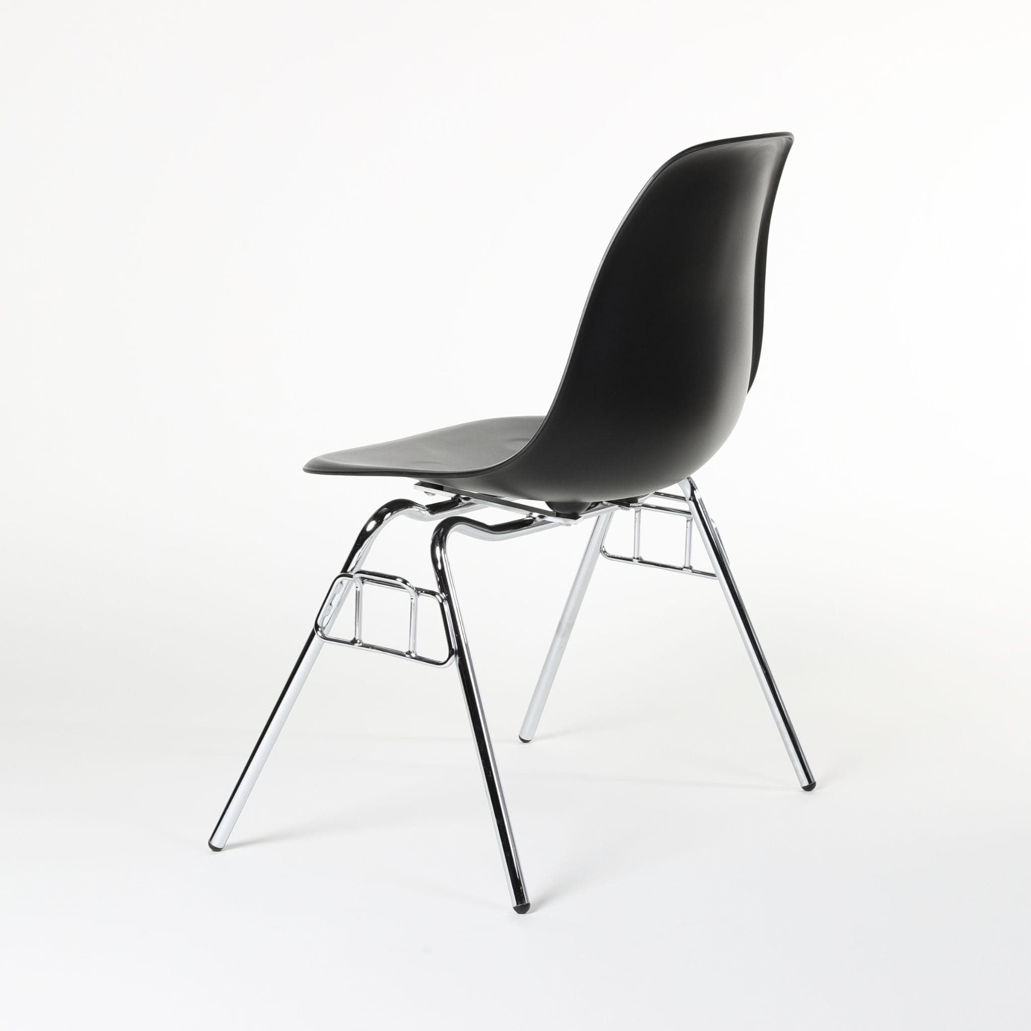 DSS Stacking Chair | Charles and Ray Eames Replica