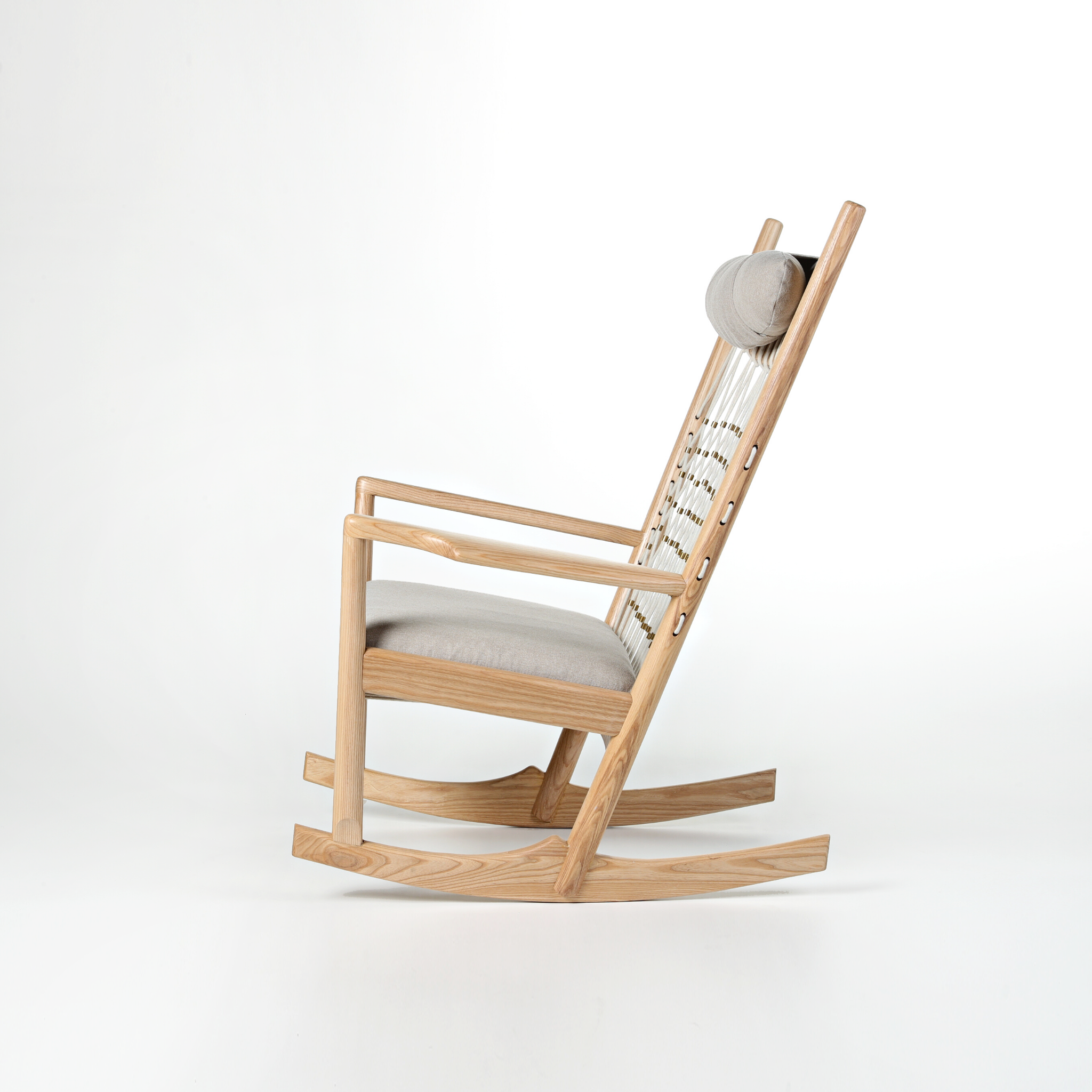 Mid-Century Furniture | Replica PP124 Rocking Chair