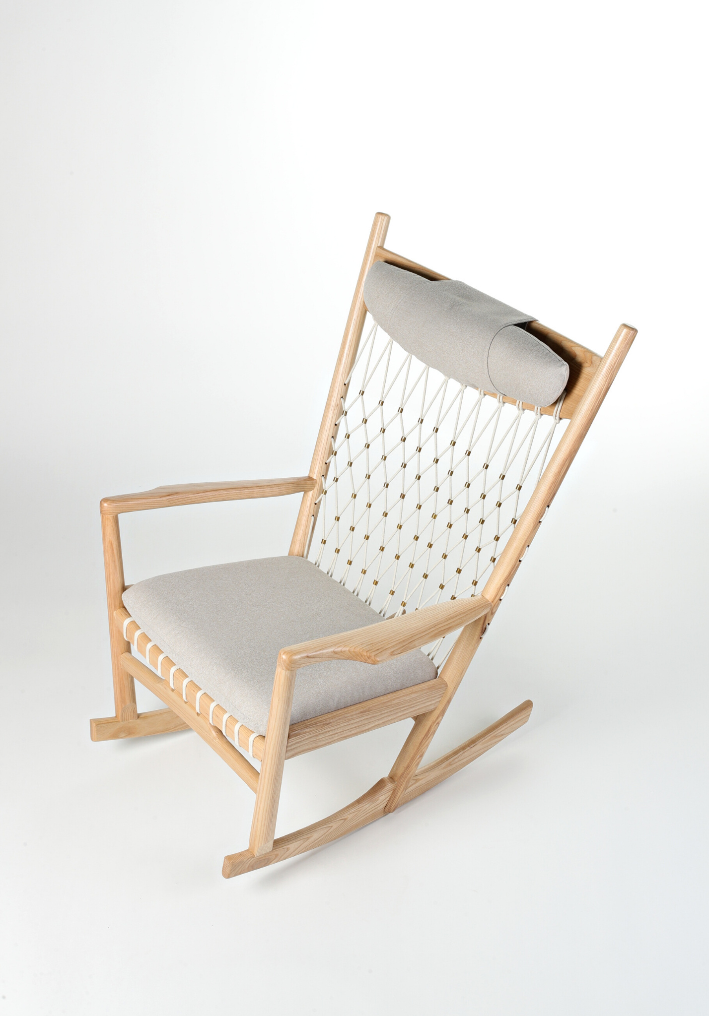 Mid-Century Furniture | Replica PP124 Rocking Chair