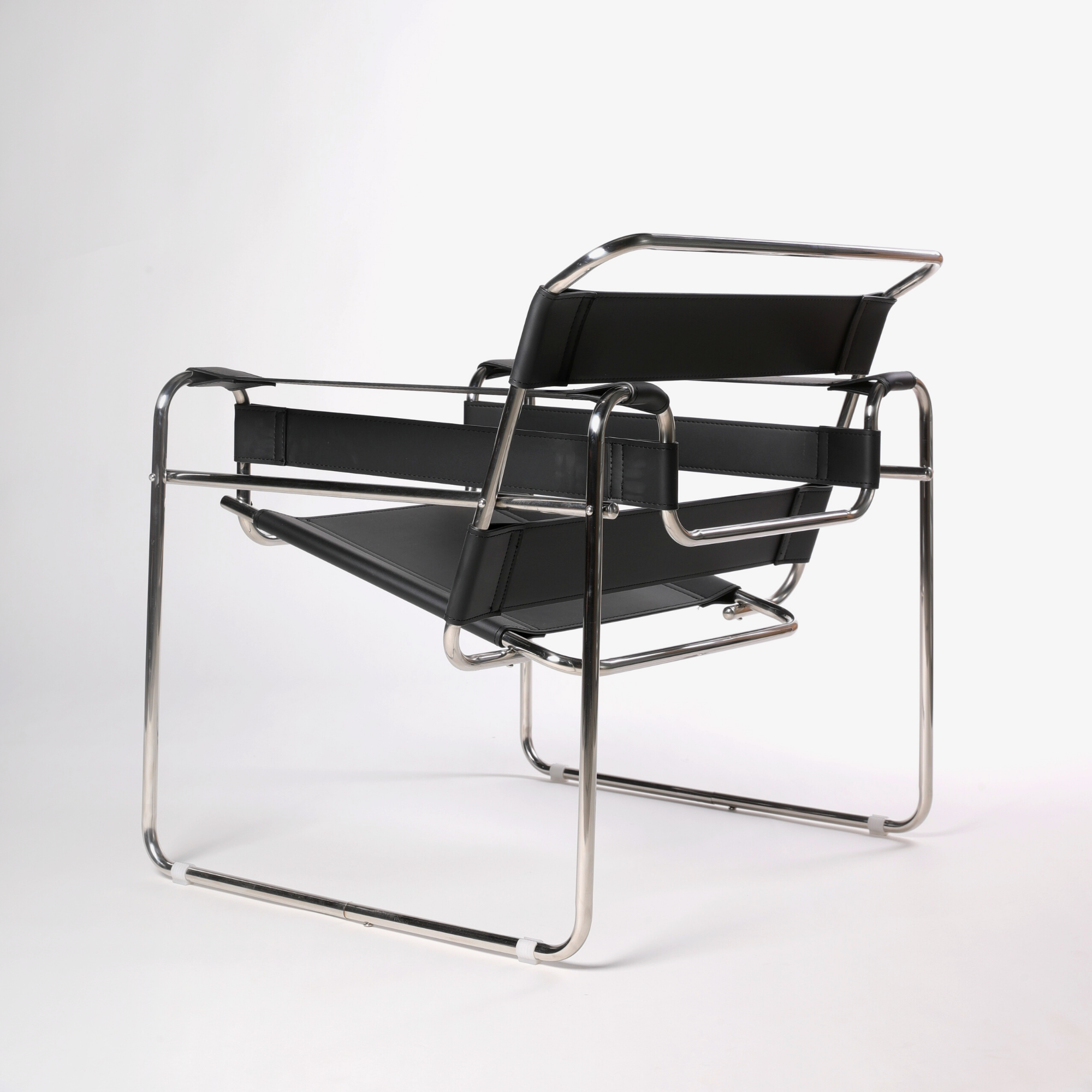 Mid-Century Furniture | Replica Wassily Armchair