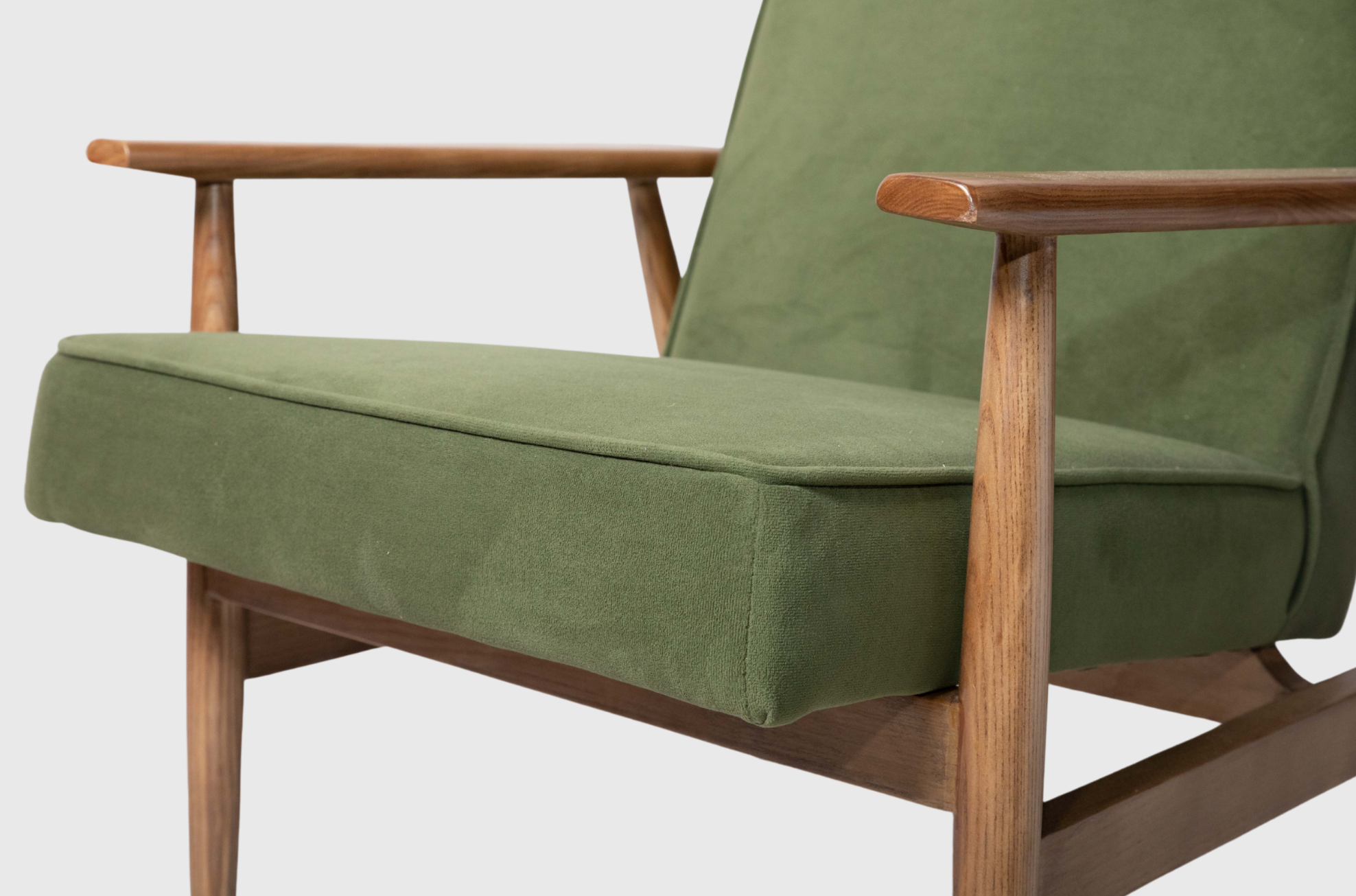 MID CENTURY FURNITURE REPLICA H.Lis Easy Armchair