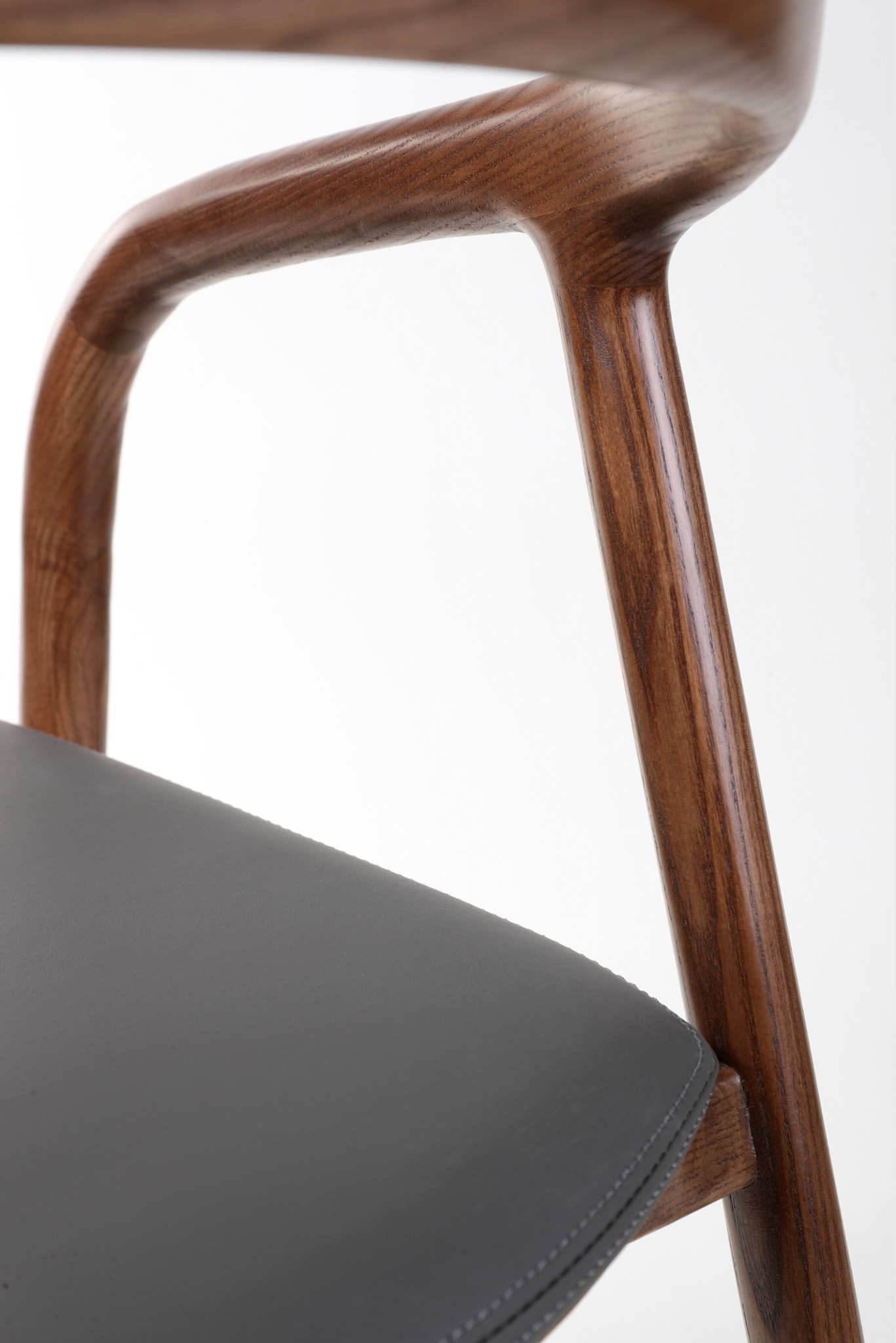 Mid Century Furniture | Neum Dining Chair