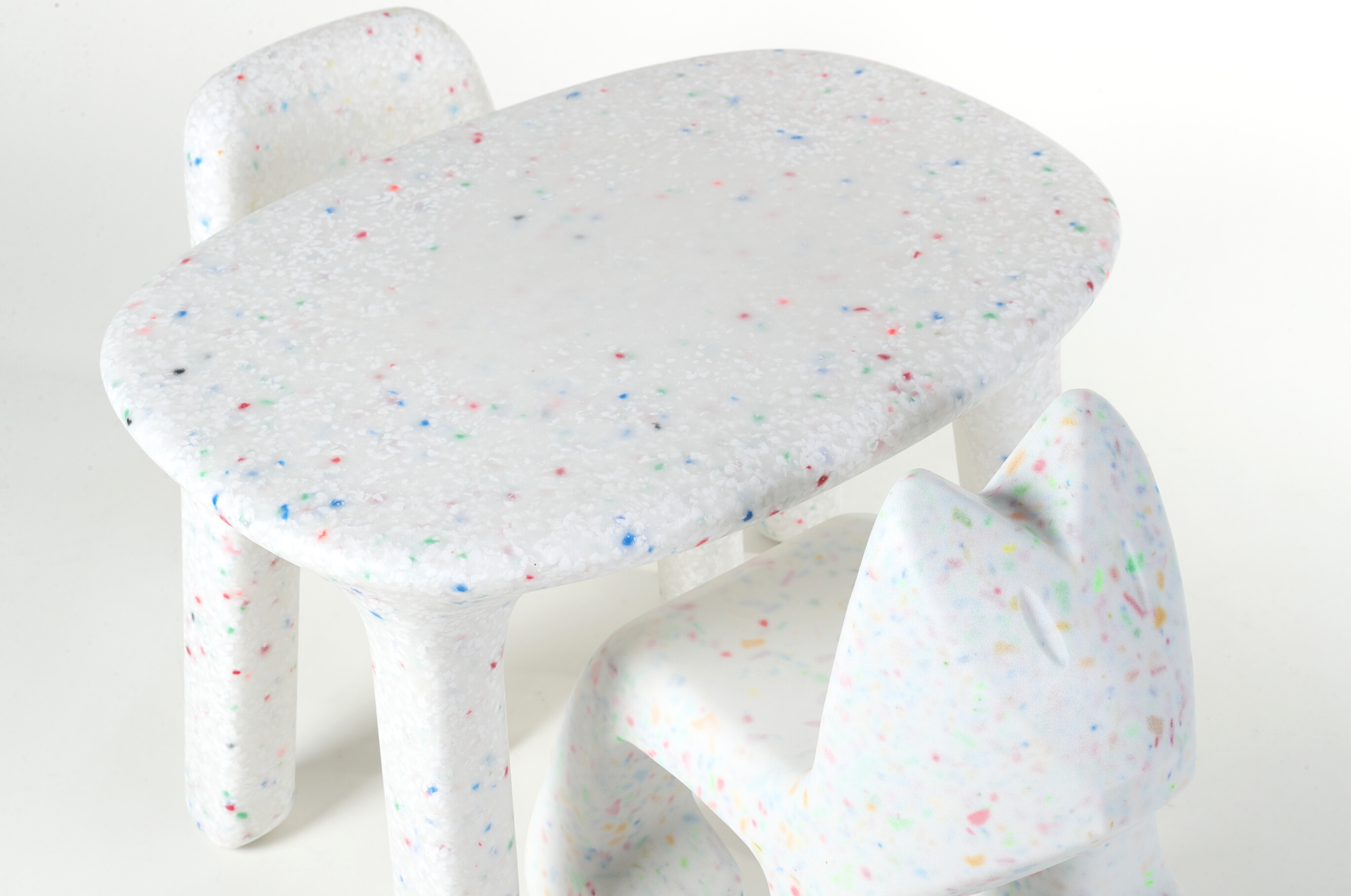 Outdoor Kid's Confetti Table