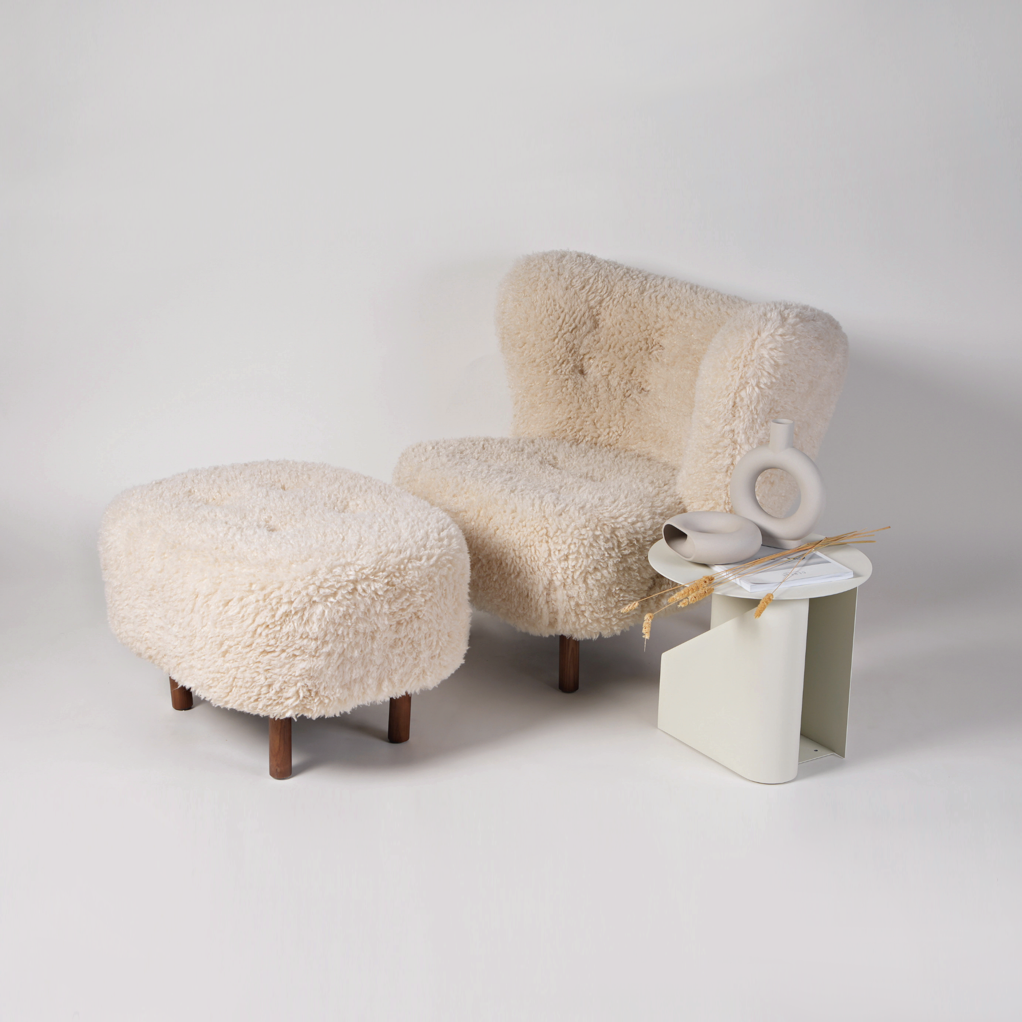 Agnes Wool Armchair - Long Hair Standard | The Feelter