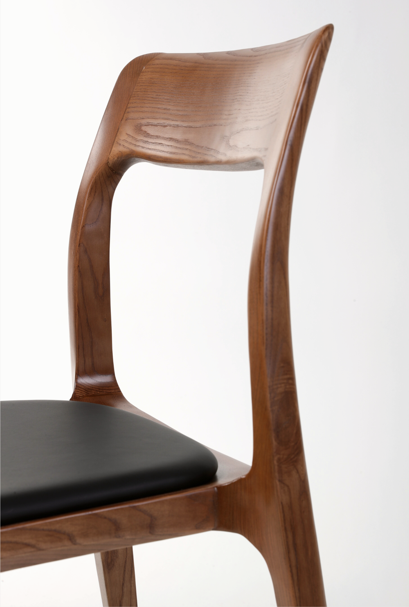 Mid Century | Sleek Dining Chair