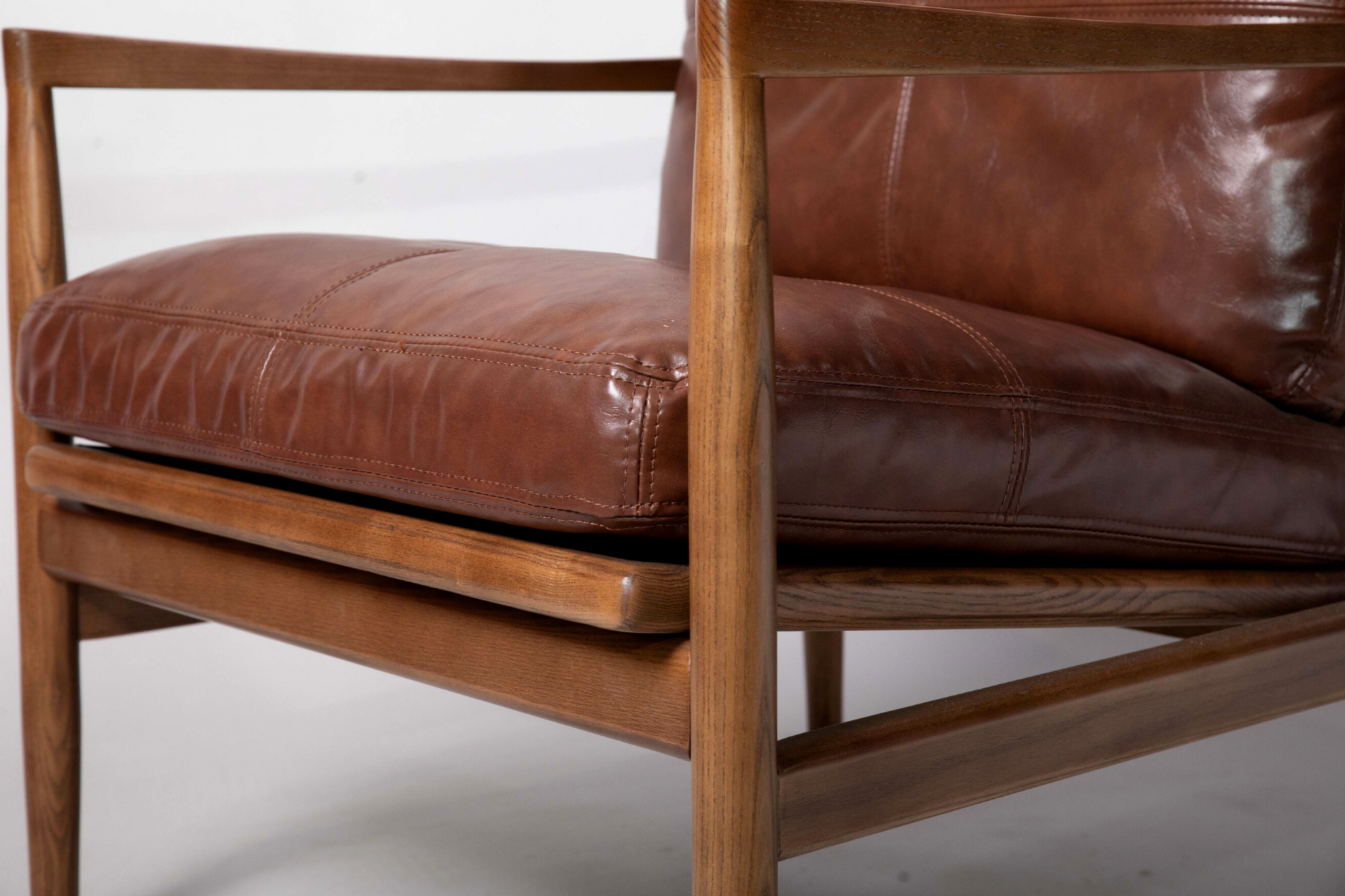 Mid-century furniture | Replica Hans Wegner CH2 Armchair