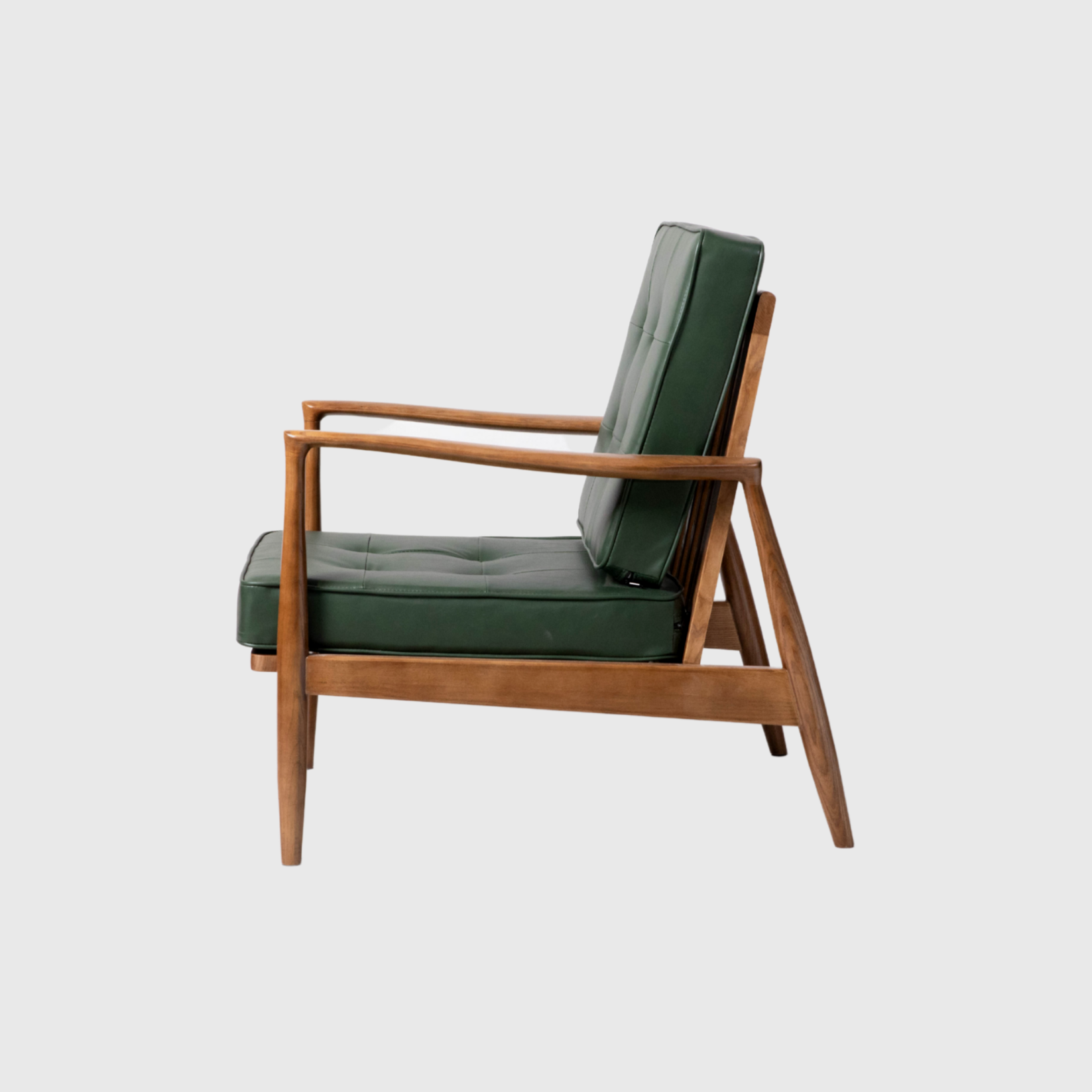 Mid-century furniture | Replica Hans Wegner CH32 Armchair