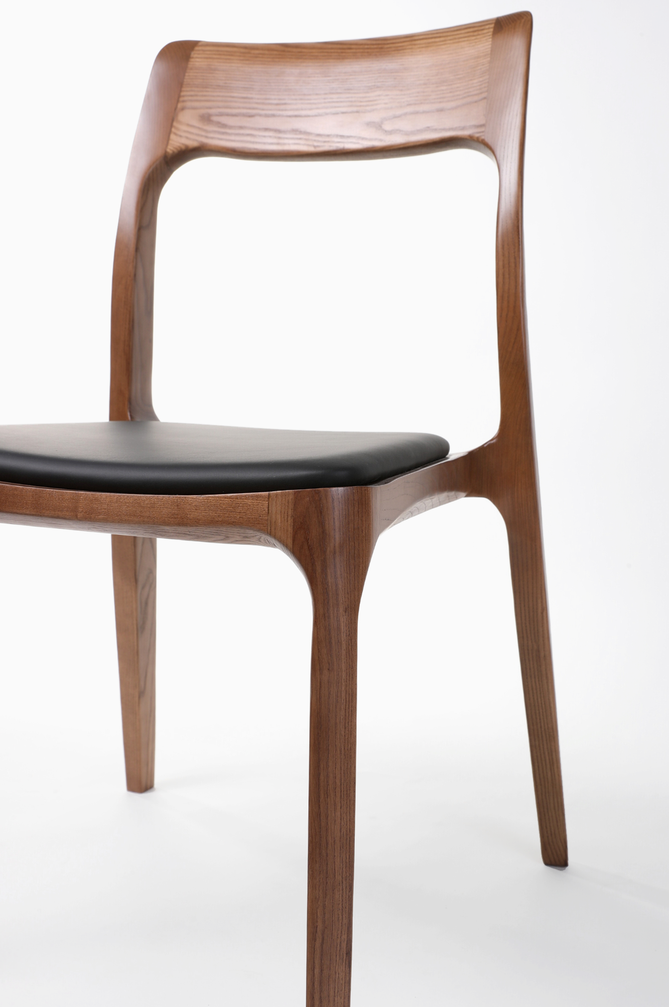 Mid Century | Sleek Dining Chair