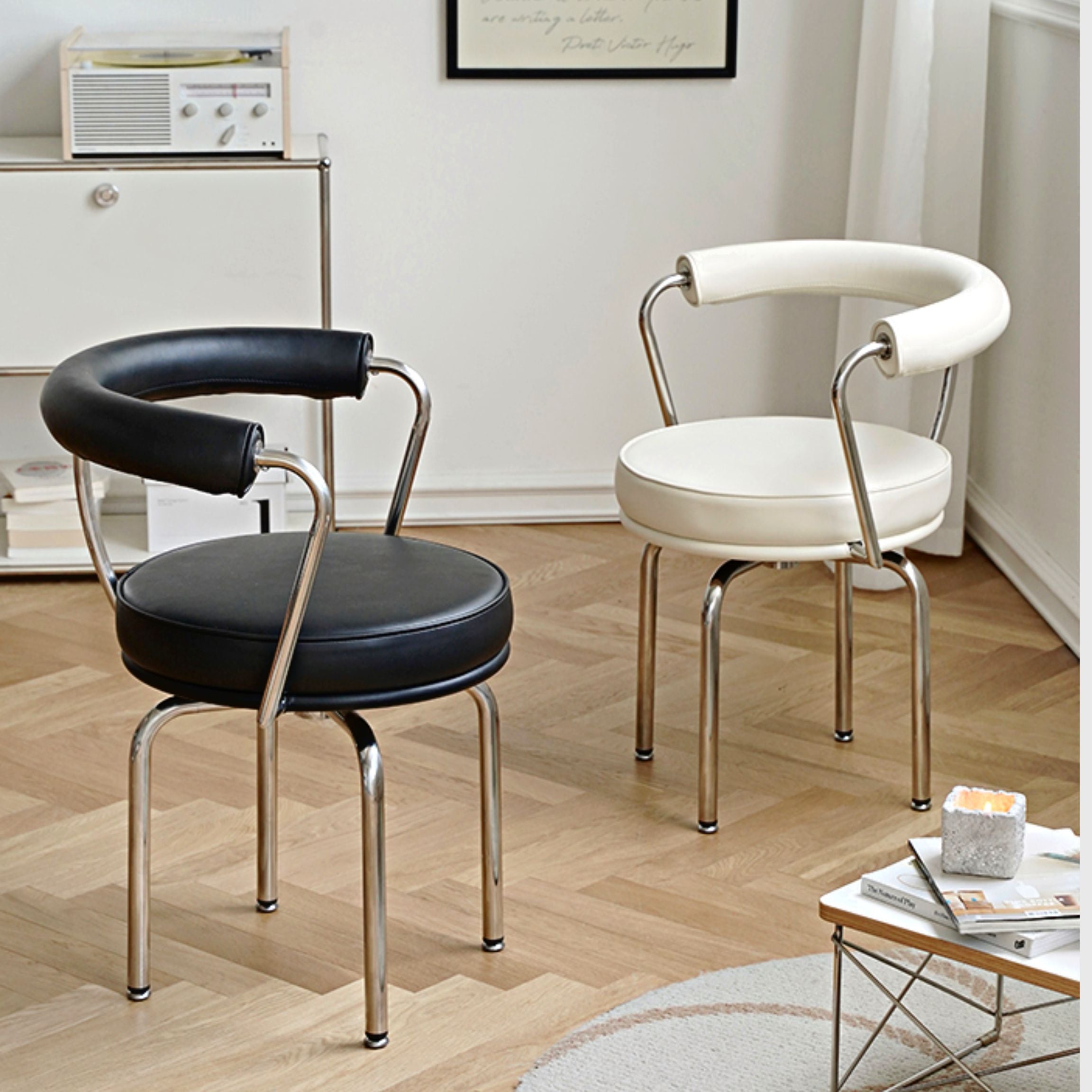 Horseshoe Swivel Chair The Feelter