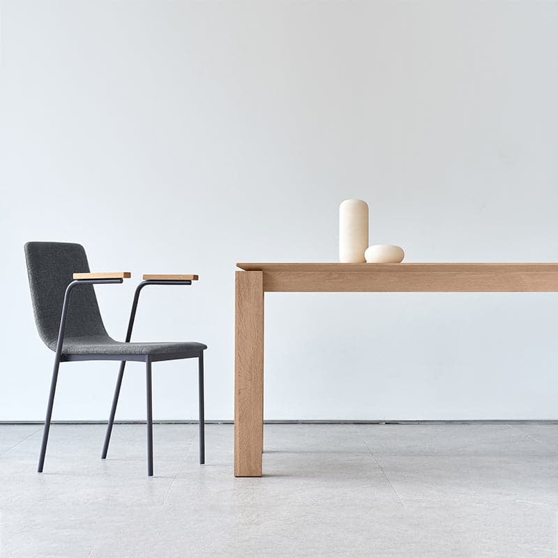 Vemb Dining Table