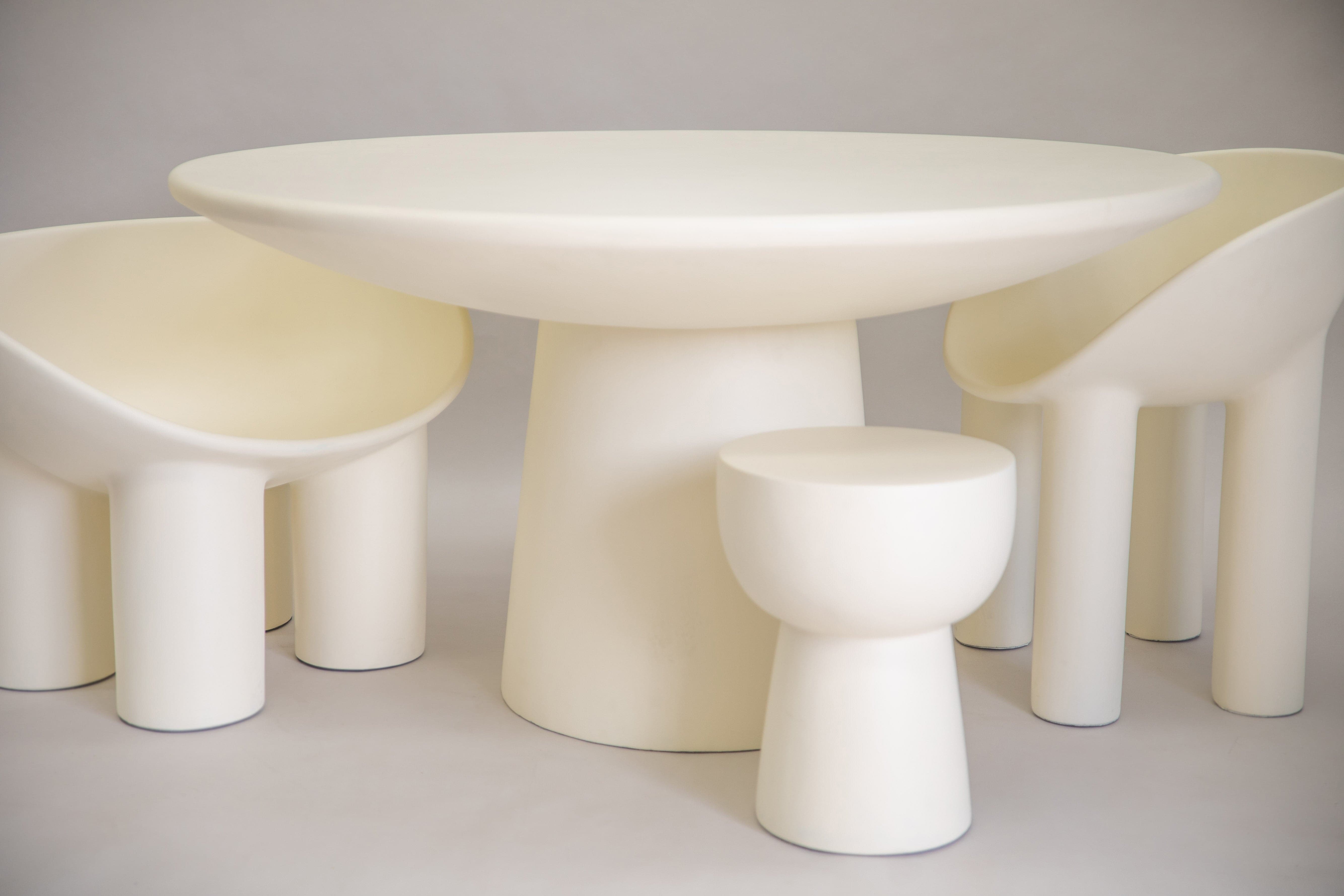 roly poly replica dining table