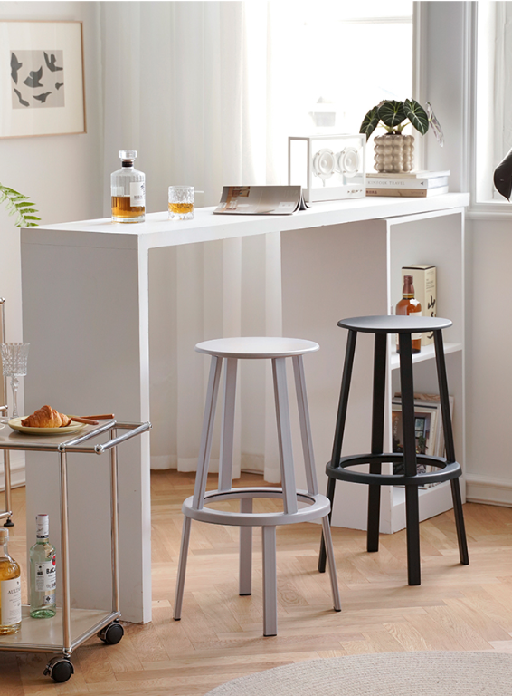 The Baldwin Rotating Bar Stool - The Feelter