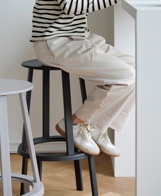 The Baldwin Rotating Bar Stool - The Feelter