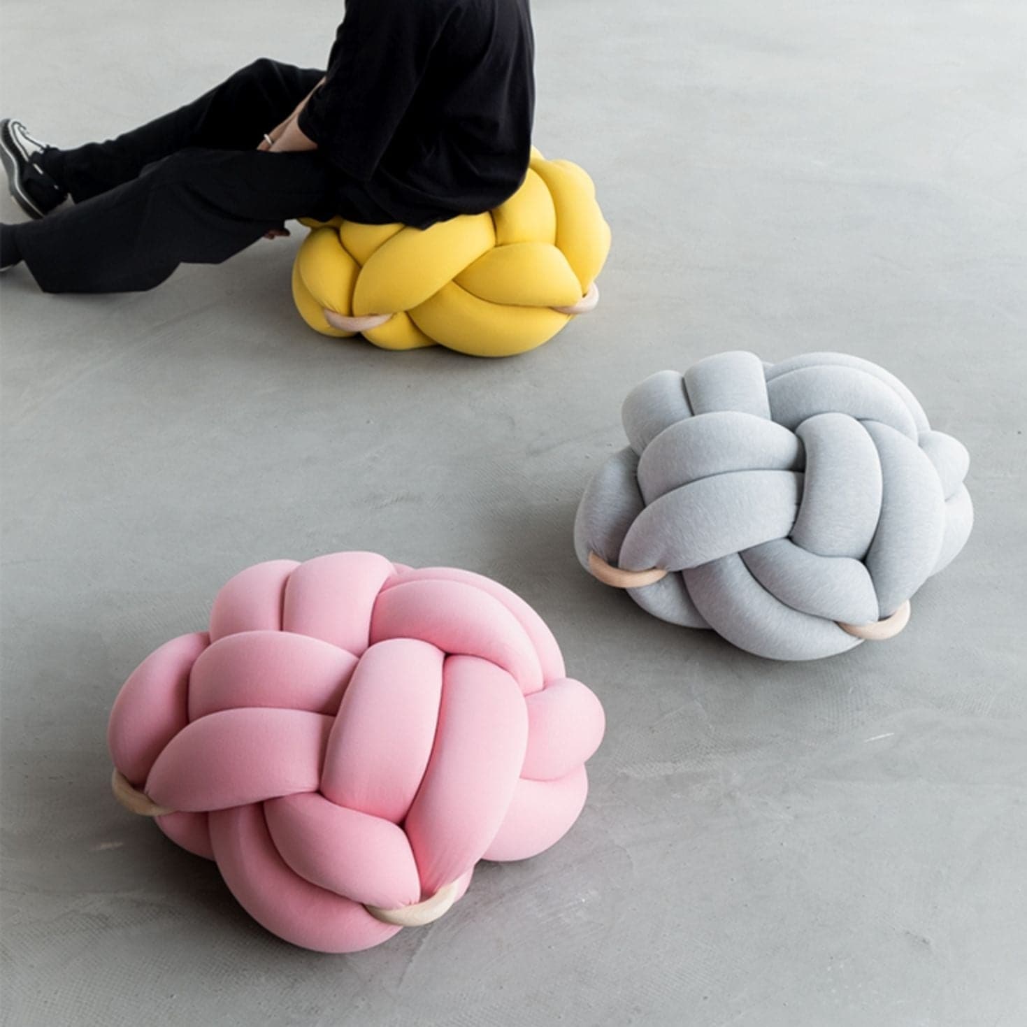 Knot Ottoman - The Feelter